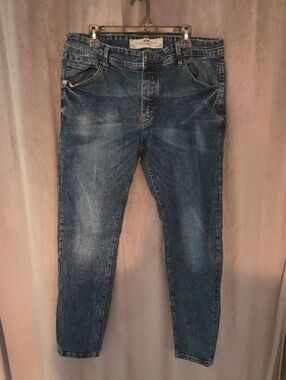 Parasuco Men's Slim Straight Jeans in Dark Washed Blue Fits Size 36